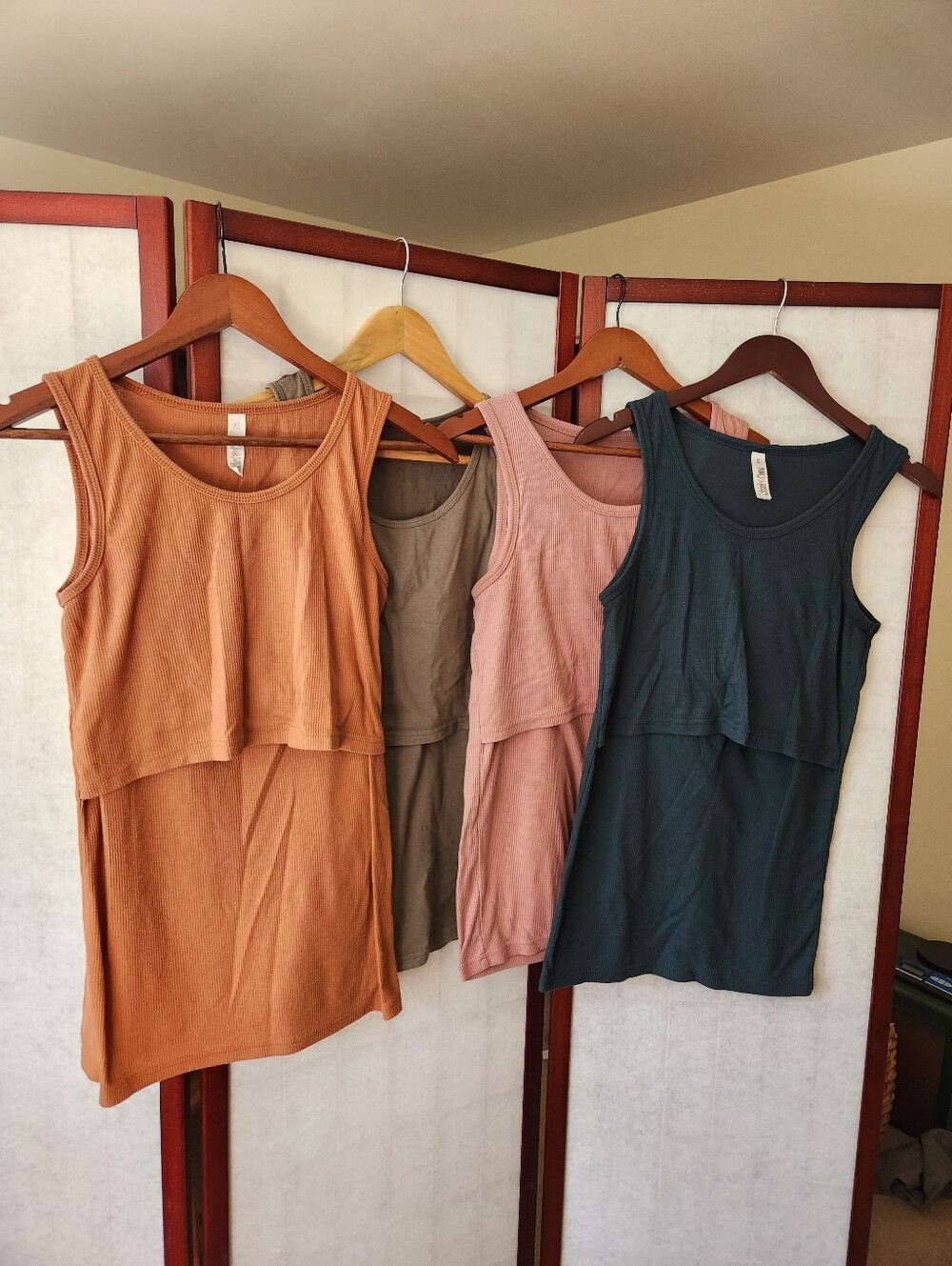 Latched Mama Lot of 4 XS Nursing Tanks Ribbed Mauve Olive Emerald Clay